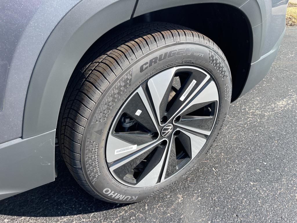 new 2025 Volkswagen Taos car, priced at $30,463