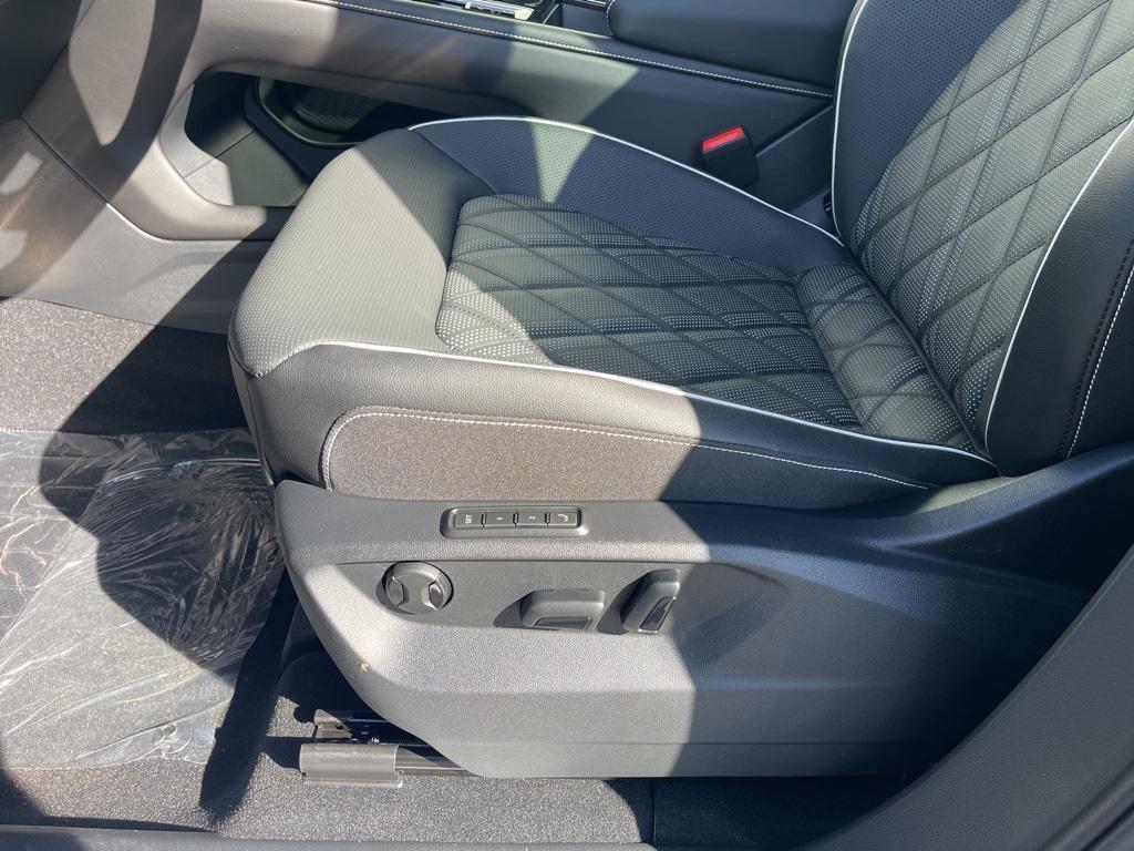 new 2026 Volkswagen Atlas car, priced at $55,216
