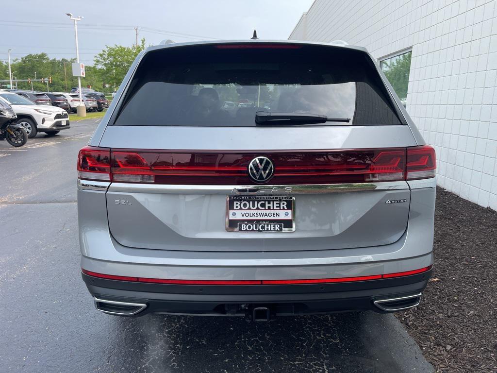 new 2025 Volkswagen Atlas car, priced at $45,328