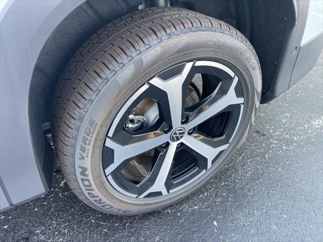 new 2025 Volkswagen Tiguan car, priced at $33,502