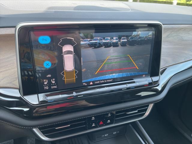 new 2025 Volkswagen Atlas car, priced at $41,958