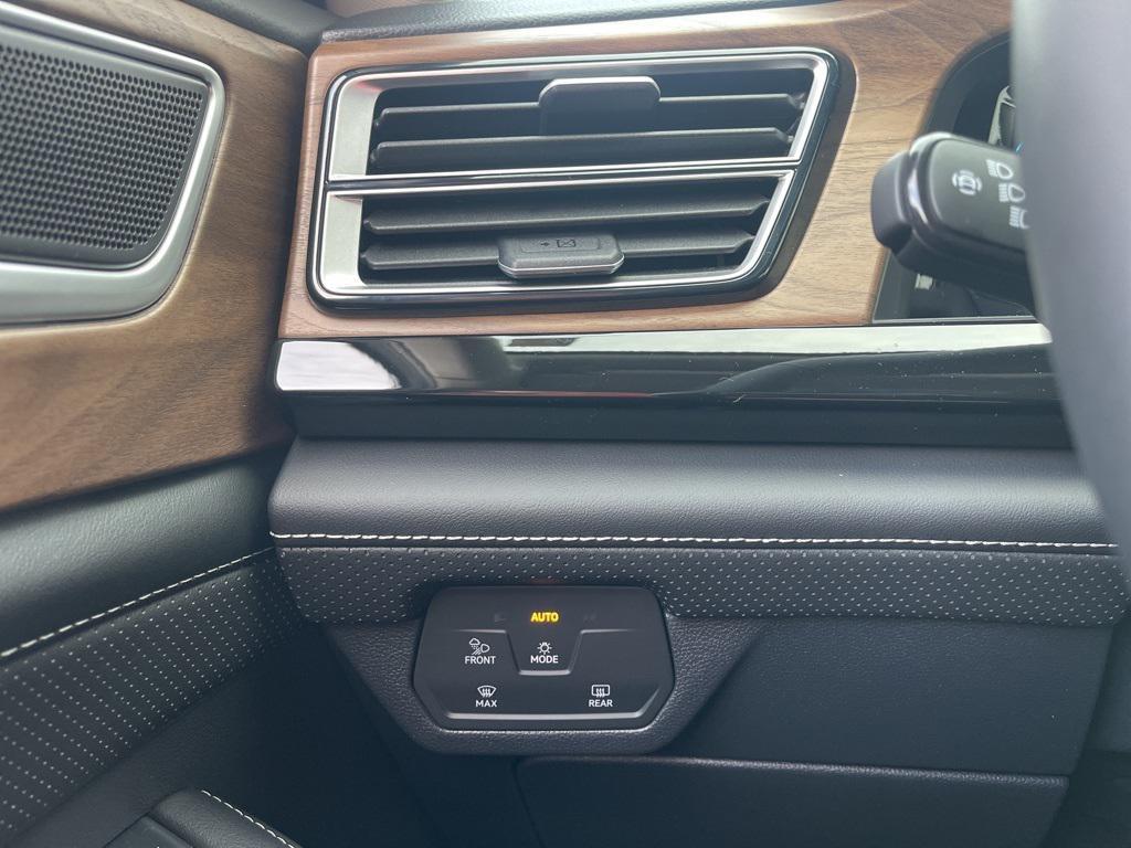 new 2026 Volkswagen Atlas car, priced at $41,182