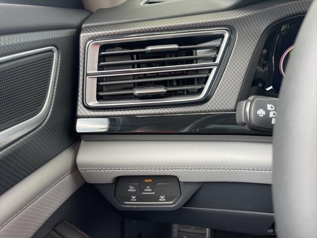 new 2025 Volkswagen Atlas car, priced at $44,728