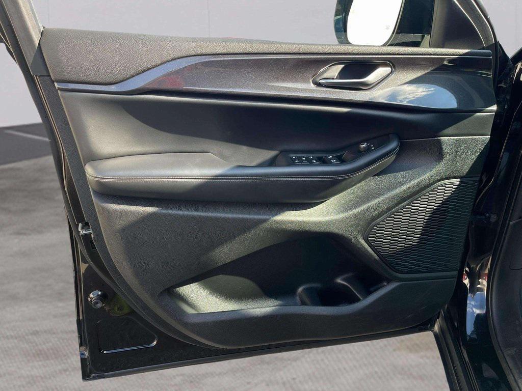 used 2023 Jeep Grand Cherokee car, priced at $29,599