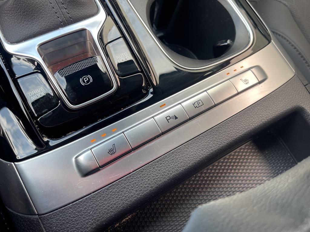used 2024 Kia Carnival car, priced at $39,745