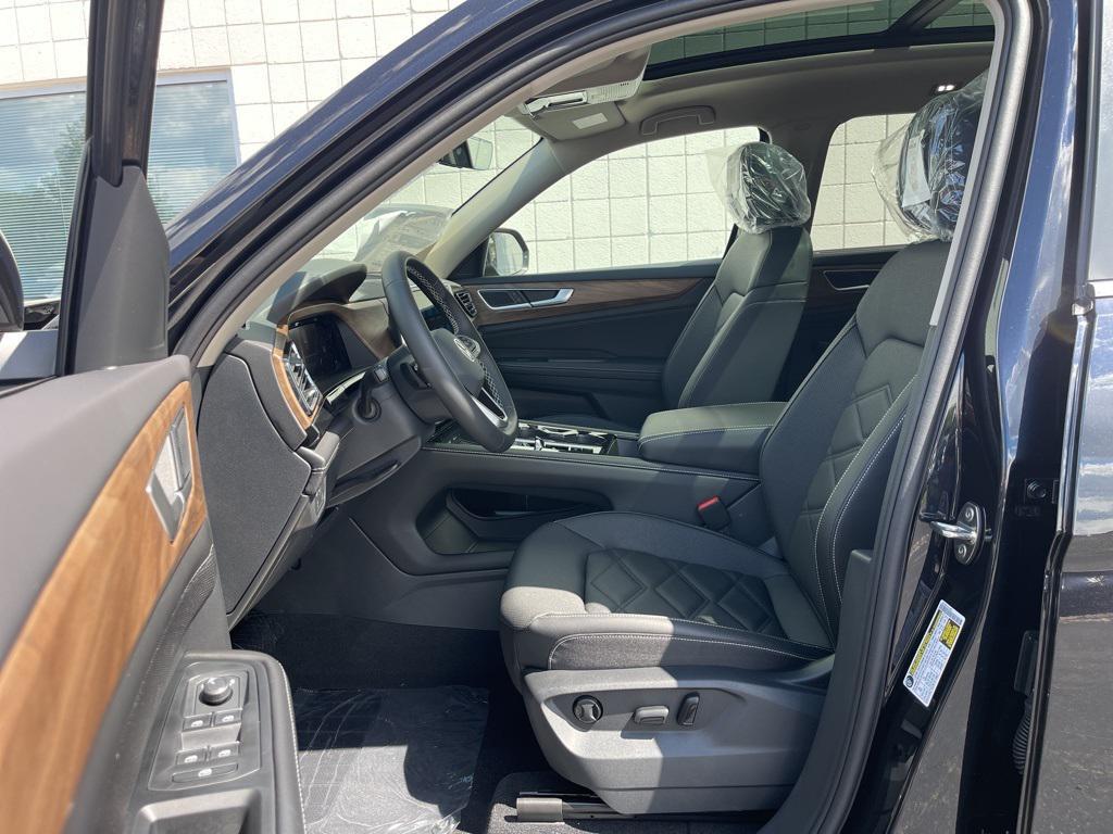 new 2026 Volkswagen Atlas car, priced at $49,336