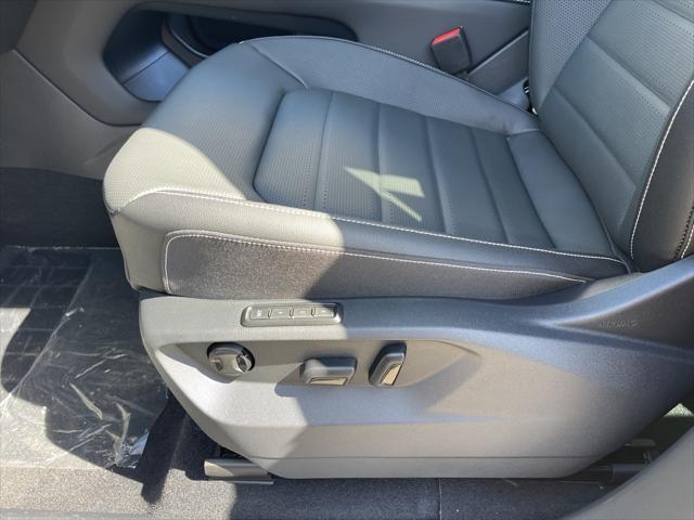 new 2025 Volkswagen Atlas car, priced at $48,107