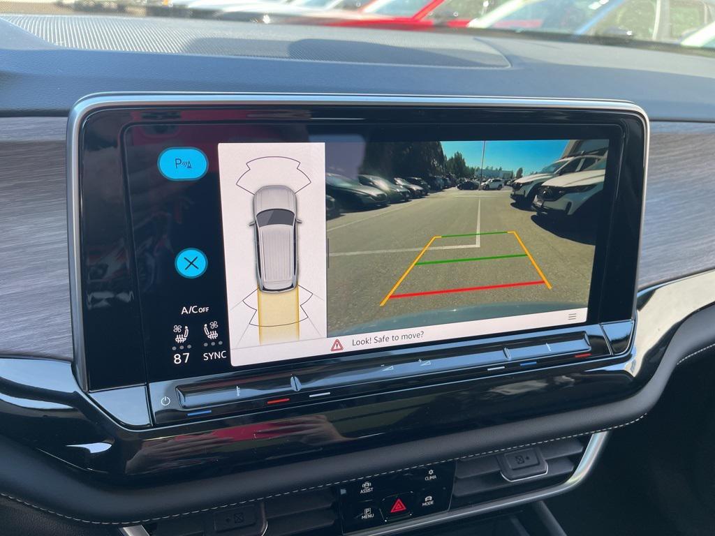new 2025 Volkswagen Atlas car, priced at $46,607