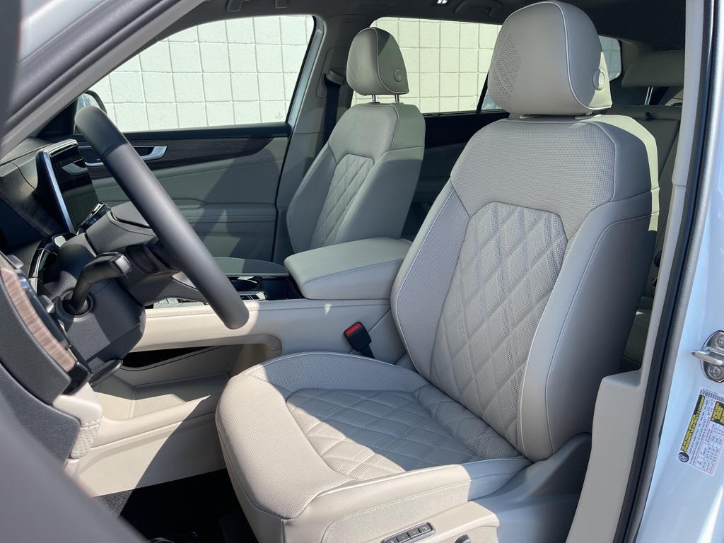 new 2026 Volkswagen Atlas car, priced at $54,618