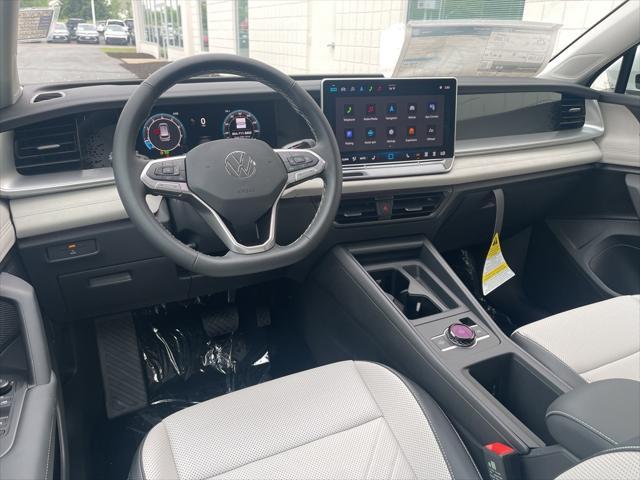 new 2025 Volkswagen Tiguan car, priced at $33,568