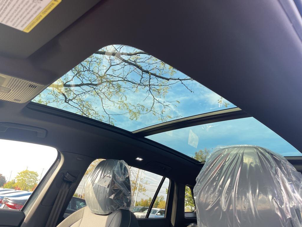 new 2025 Volkswagen Tiguan car, priced at $37,437