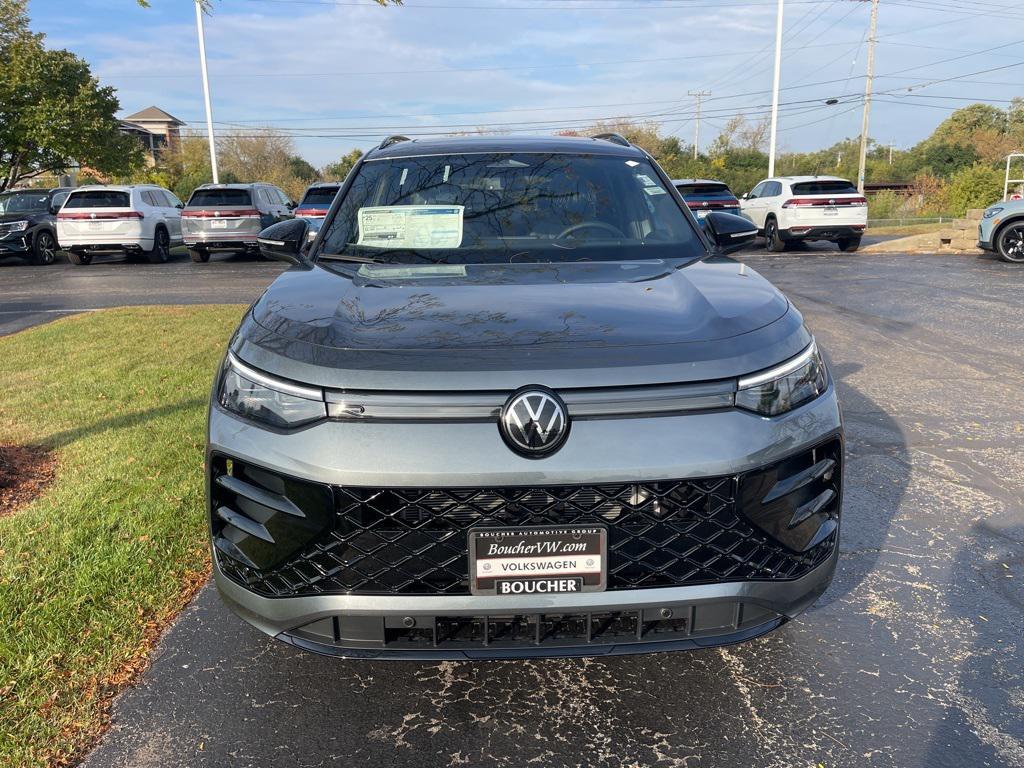 new 2025 Volkswagen Tiguan car, priced at $37,437