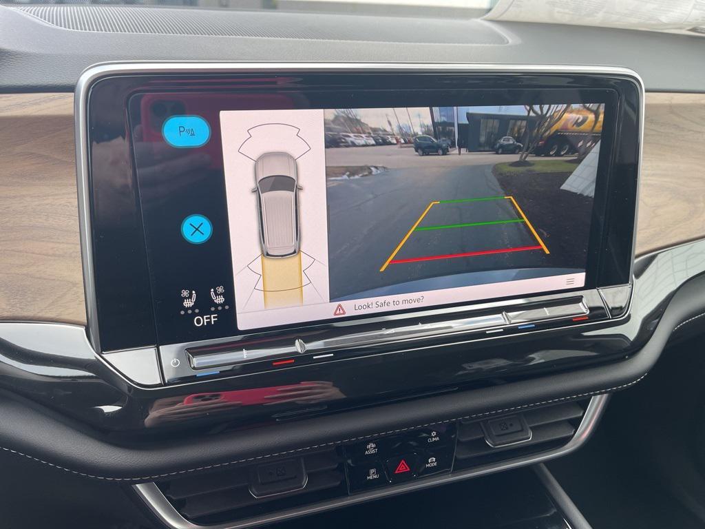 new 2025 Volkswagen Atlas car, priced at $42,541