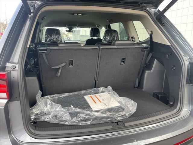 new 2025 Volkswagen Atlas car, priced at $43,541