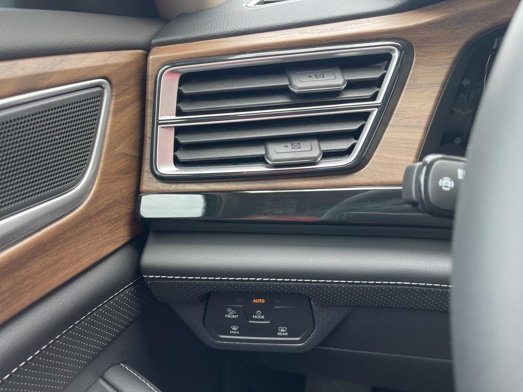 new 2025 Volkswagen Atlas car, priced at $42,541