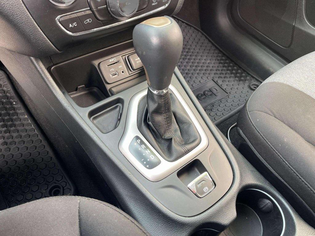 used 2014 Jeep Cherokee car, priced at $10,792