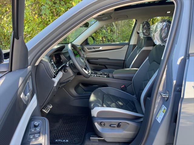 new 2024 Volkswagen Atlas car, priced at $42,672