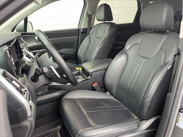 used 2022 Kia Sorento Plug-In Hybrid car, priced at $32,995