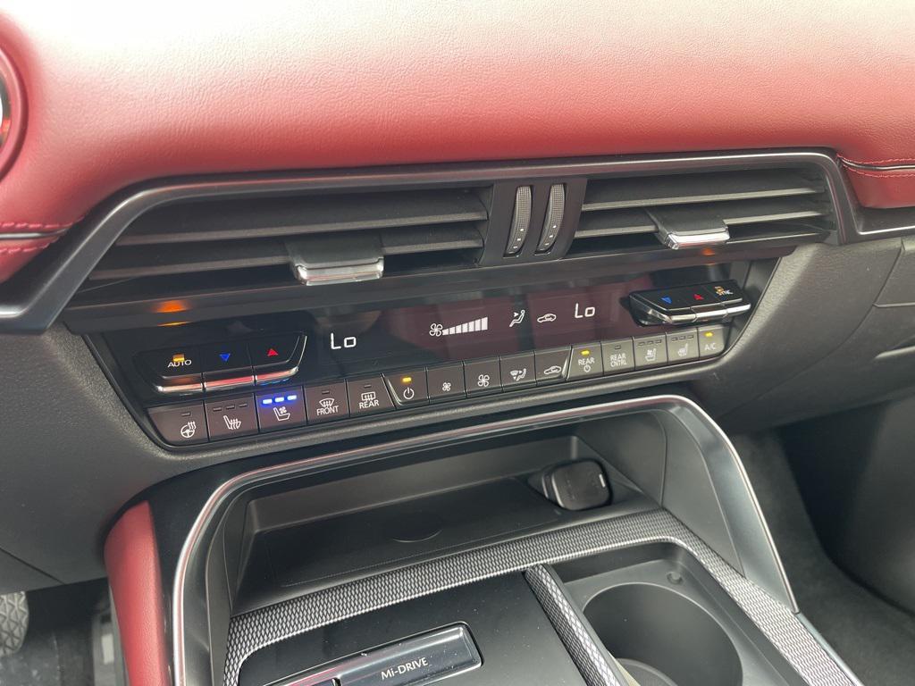 new 2025 Mazda CX-70 PHEV car, priced at $56,381