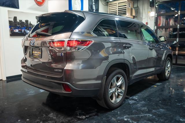 used 2015 Toyota Highlander Hybrid car, priced at $25,999