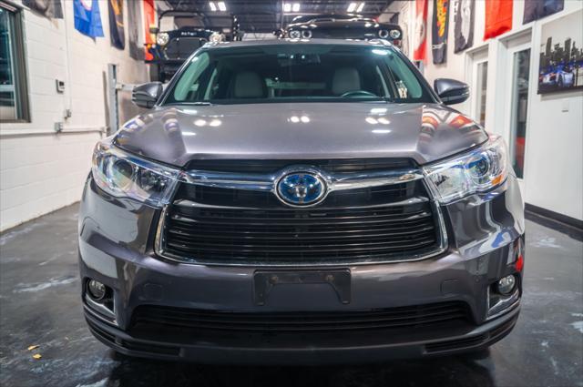 used 2015 Toyota Highlander Hybrid car, priced at $25,999