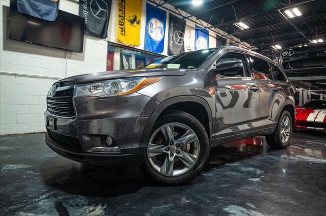 used 2015 Toyota Highlander Hybrid car, priced at $25,999