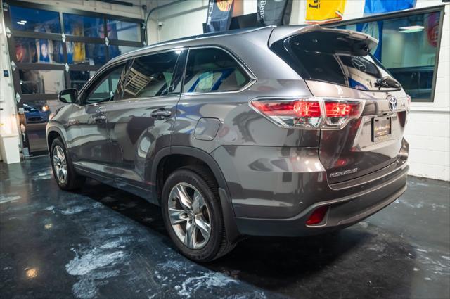 used 2015 Toyota Highlander Hybrid car, priced at $25,999