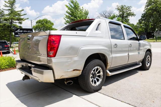 used 2004 Cadillac Escalade EXT car, priced at $4,800