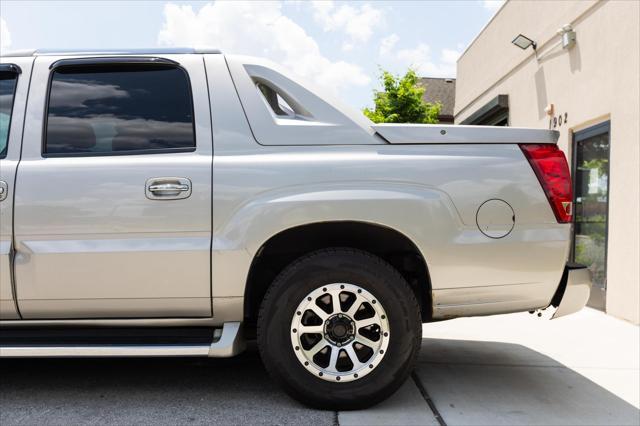 used 2004 Cadillac Escalade EXT car, priced at $4,800