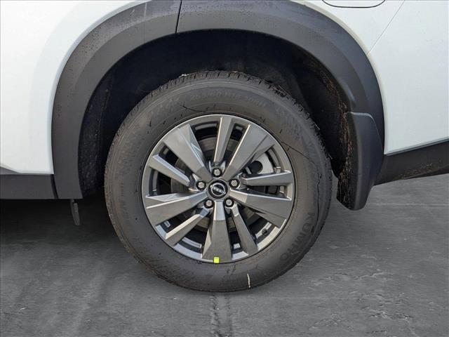new 2025 Nissan Pathfinder car, priced at $40,292