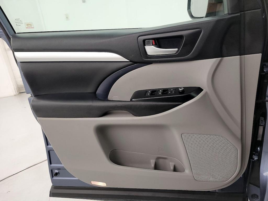 used 2018 Toyota Highlander Hybrid car, priced at $28,998