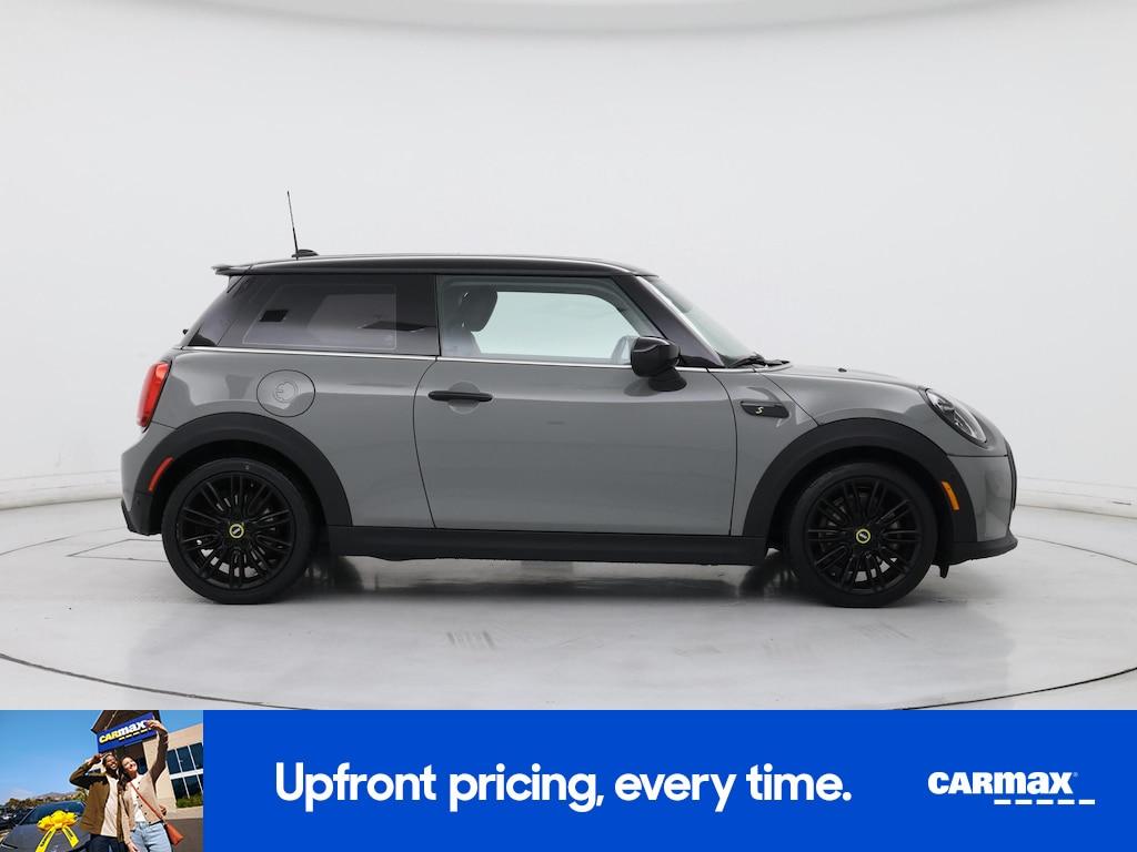 used 2023 MINI SE Hardtop car, priced at $22,998