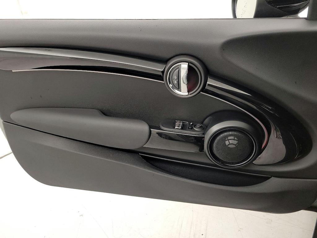 used 2023 MINI SE Hardtop car, priced at $22,998