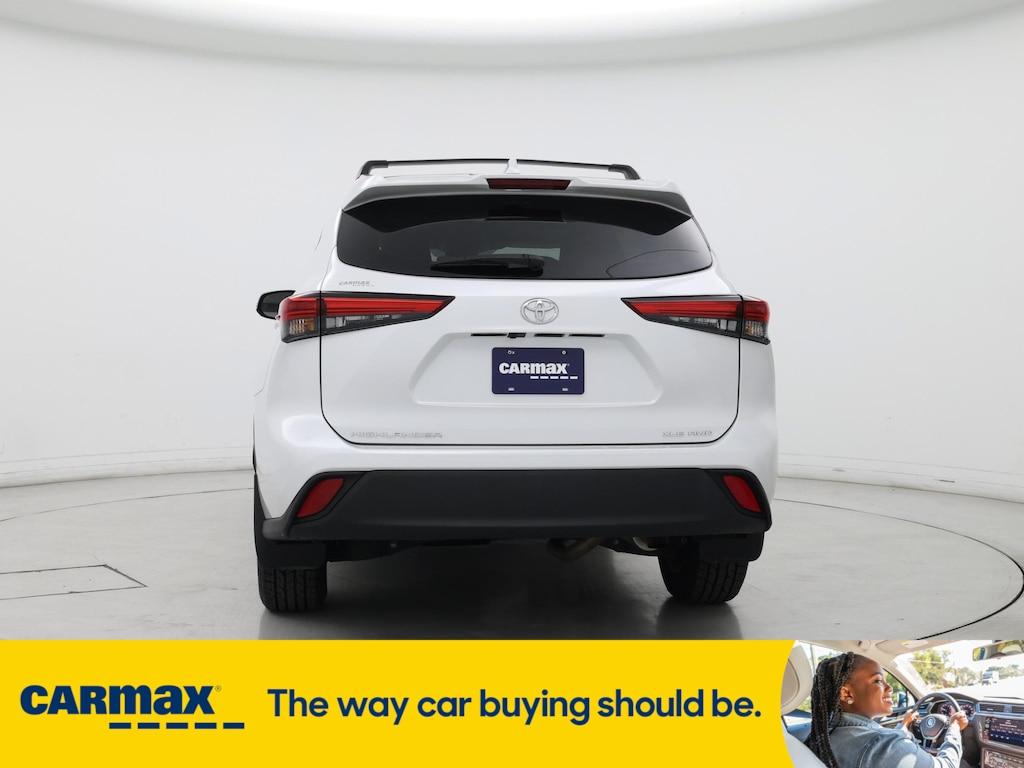 used 2023 Toyota Highlander car, priced at $39,998