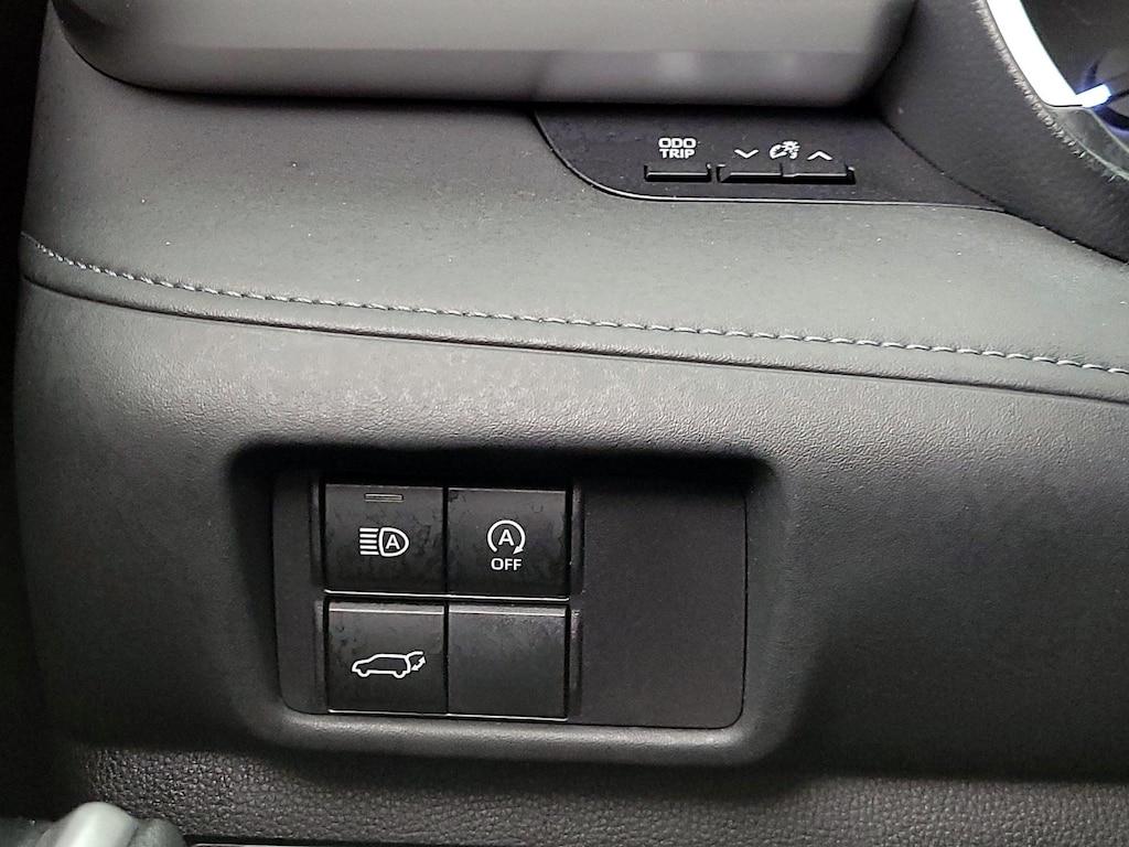 used 2023 Toyota Highlander car, priced at $39,998