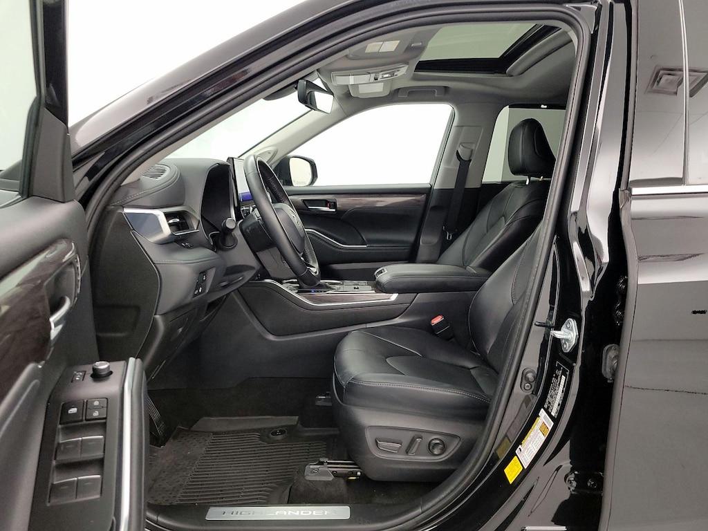 used 2023 Toyota Highlander Hybrid car, priced at $52,998