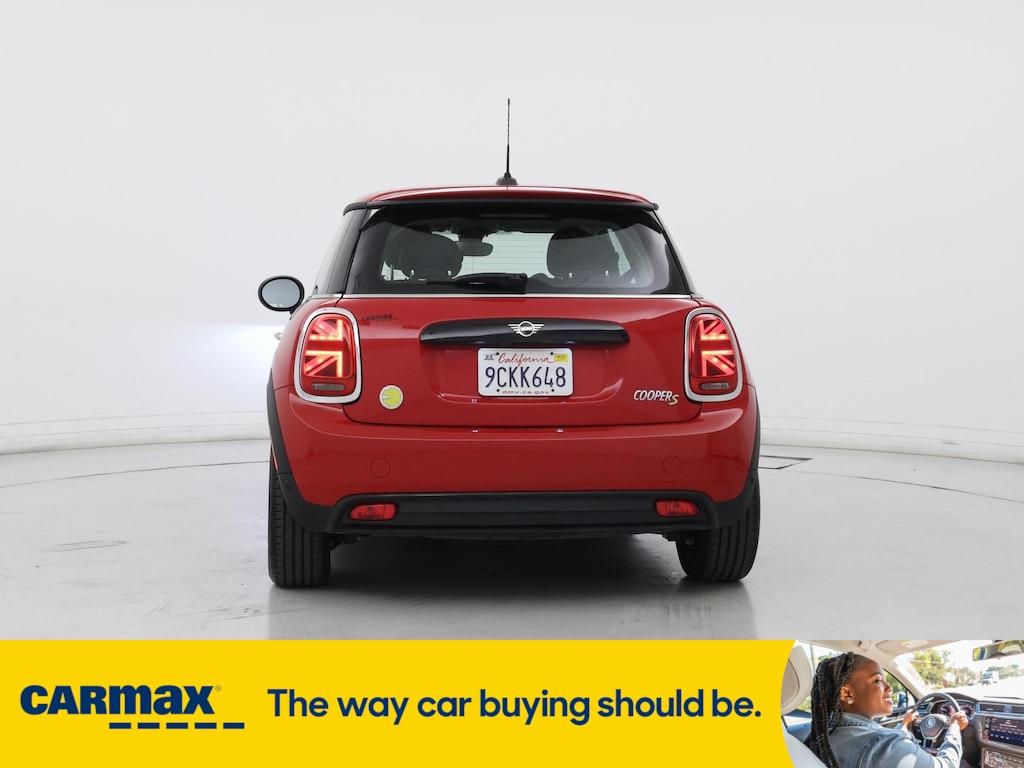 used 2023 MINI SE Hardtop car, priced at $25,998