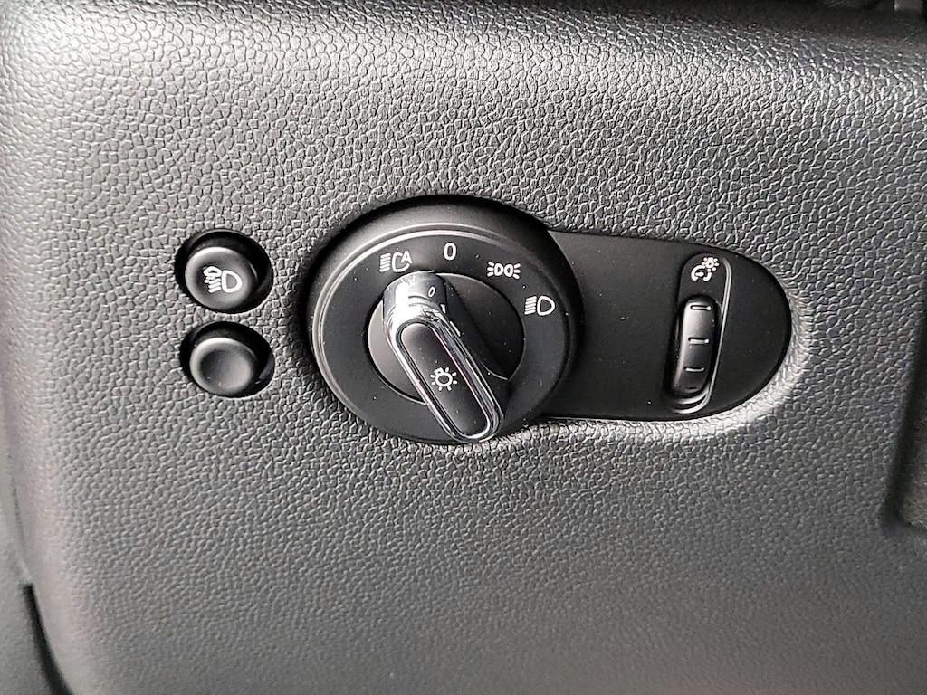 used 2023 MINI SE Hardtop car, priced at $25,998