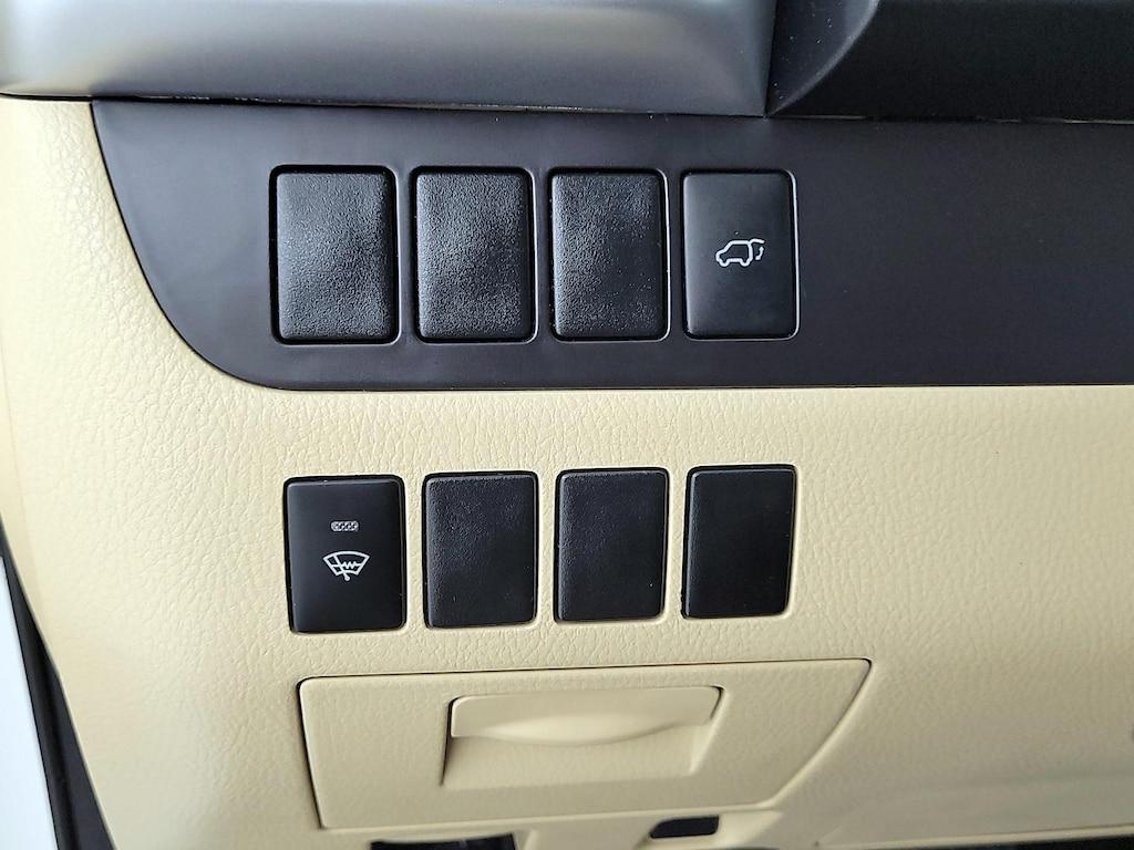 used 2016 Toyota Highlander car, priced at $27,998