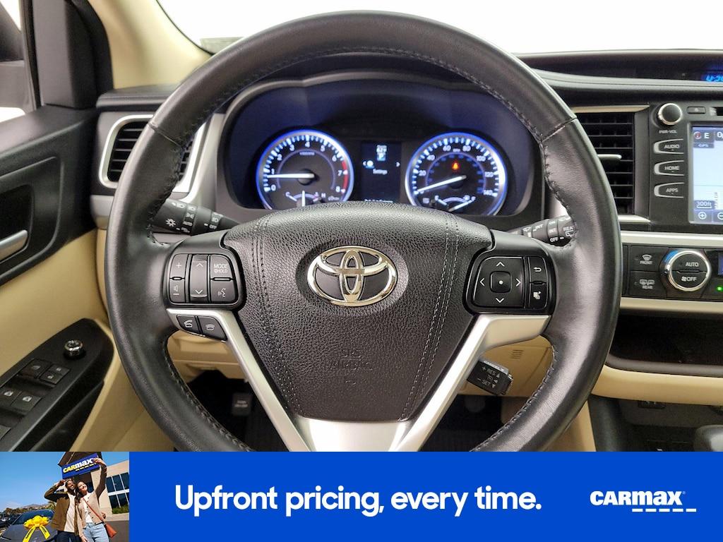 used 2016 Toyota Highlander car, priced at $27,998