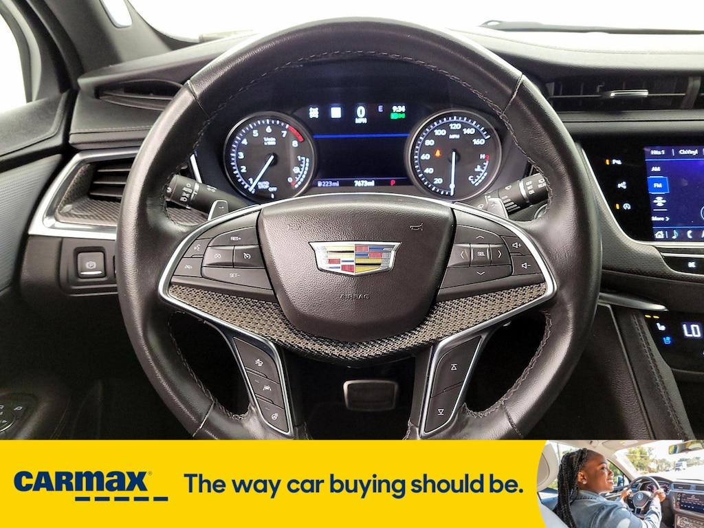 used 2024 Cadillac XT5 car, priced at $44,998
