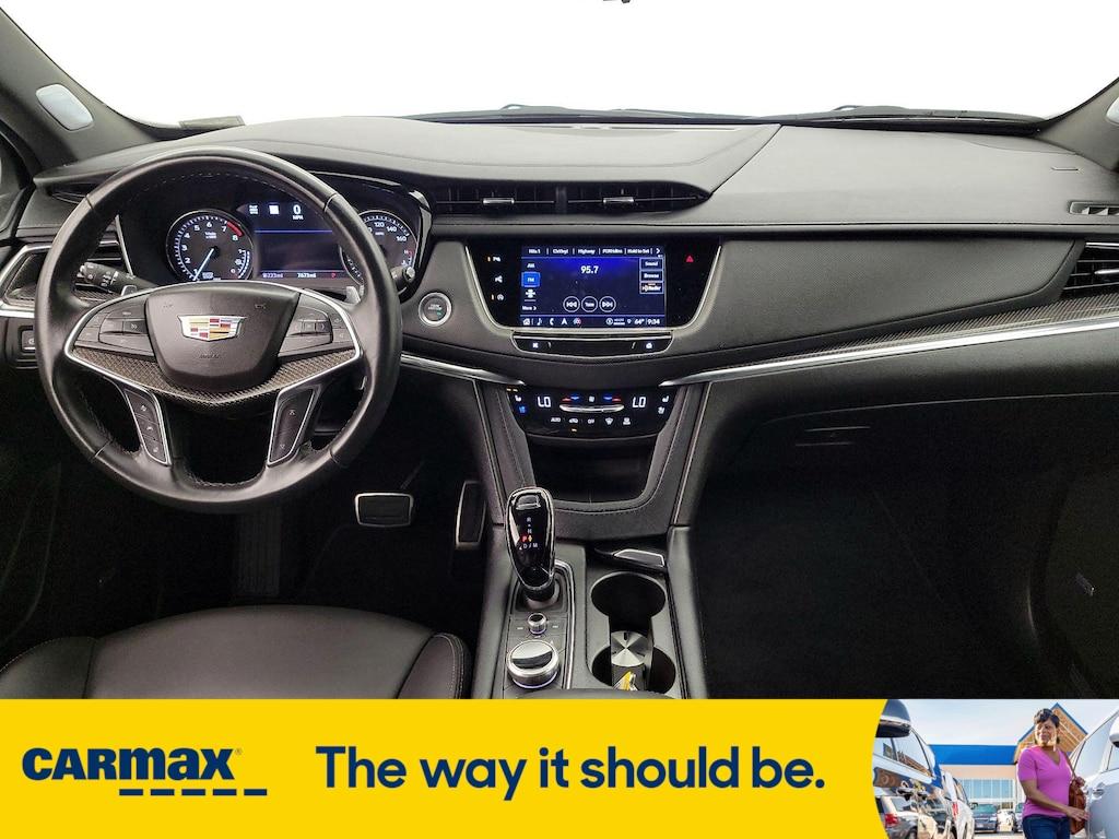 used 2024 Cadillac XT5 car, priced at $44,998