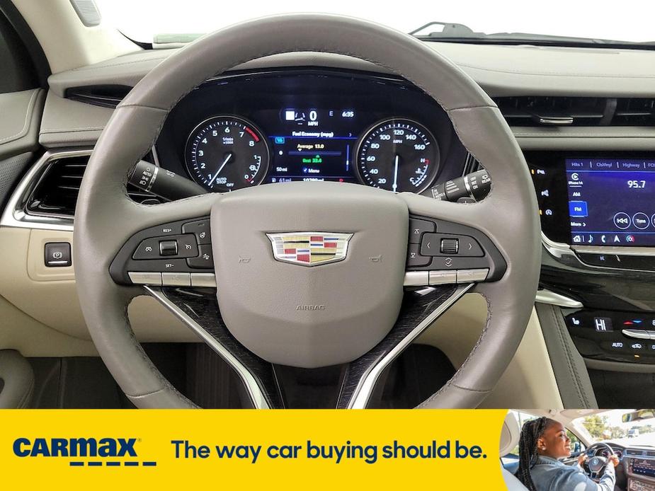 used 2022 Cadillac XT6 car, priced at $45,998