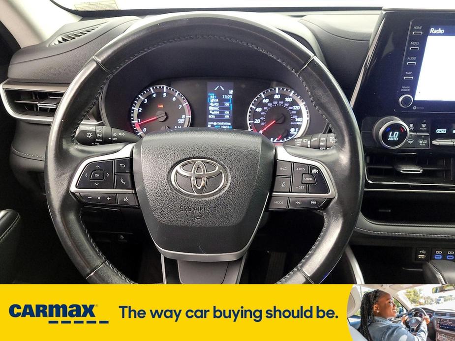 used 2022 Toyota Highlander car, priced at $33,998