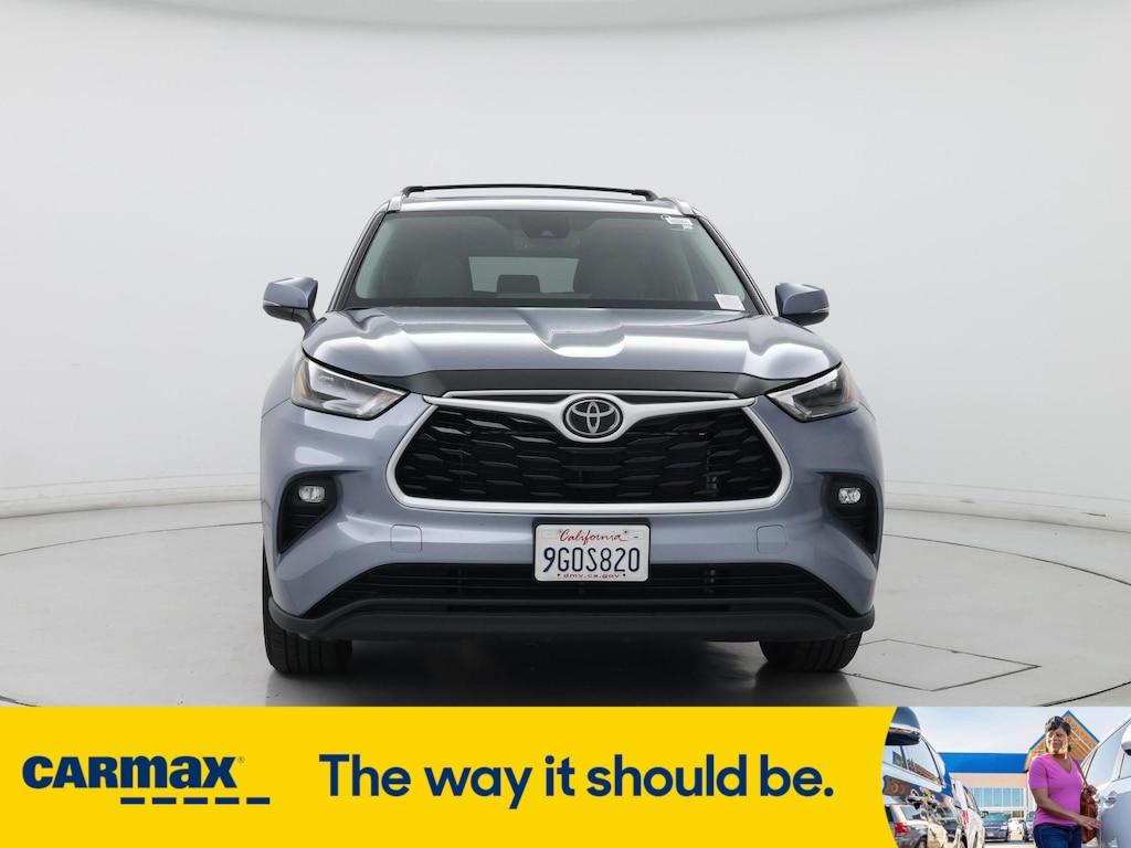used 2023 Toyota Highlander car, priced at $42,998
