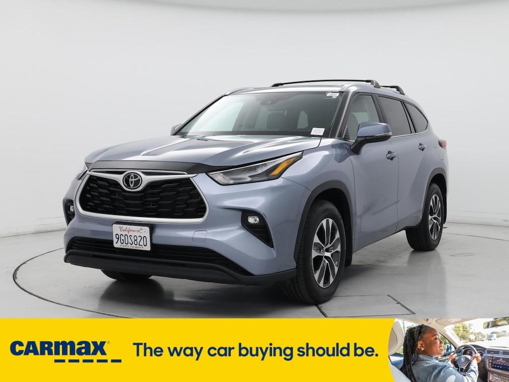 used 2023 Toyota Highlander car, priced at $42,998
