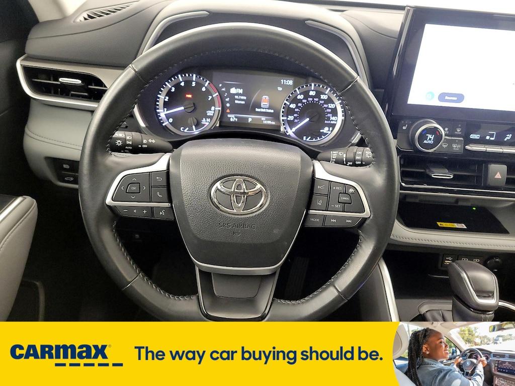 used 2023 Toyota Highlander car, priced at $42,998