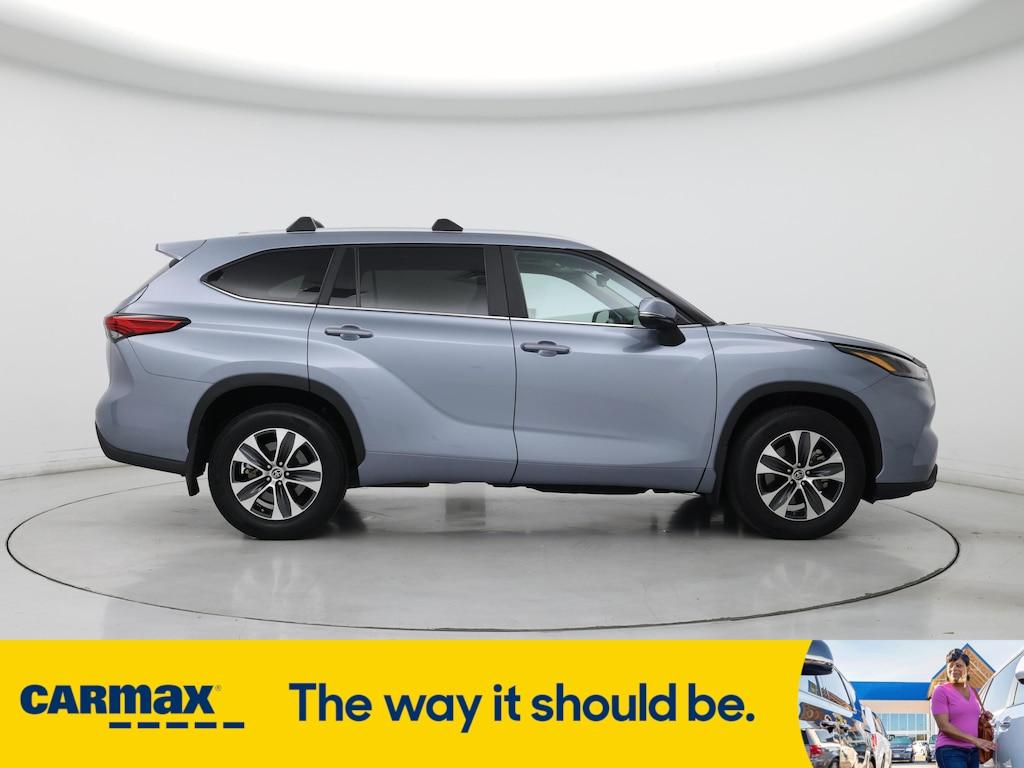 used 2023 Toyota Highlander car, priced at $42,998