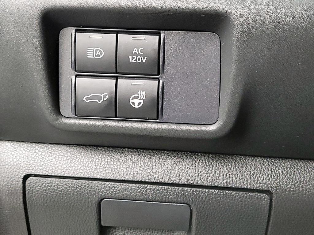 used 2021 Toyota Highlander Hybrid car, priced at $38,998