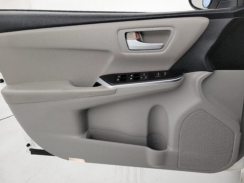 used 2015 Toyota Camry Hybrid car, priced at $14,998